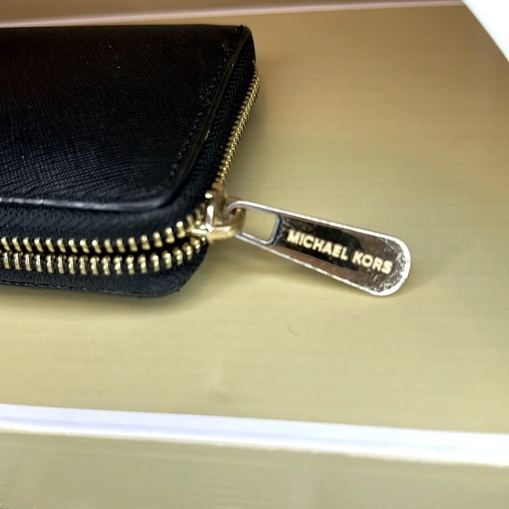 Michael Kors Leather Jet Set Black Zipper Closure Long Wallet